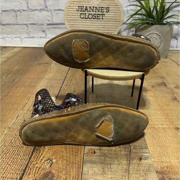 LLANI x ANTHROPOLOGIE suede Embroidered Slippers - Picture 12 of 13